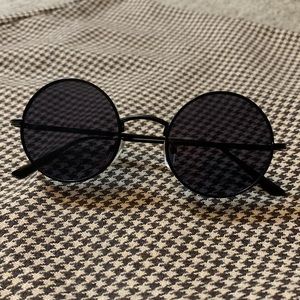 round sunglasses